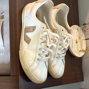 Veja Women's Cream and Tan Sneakers